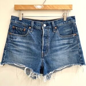 Levi’s premium cut off denim jean shorts 501 button fly women’s size 28
